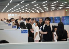 一辆无人车正在进行调